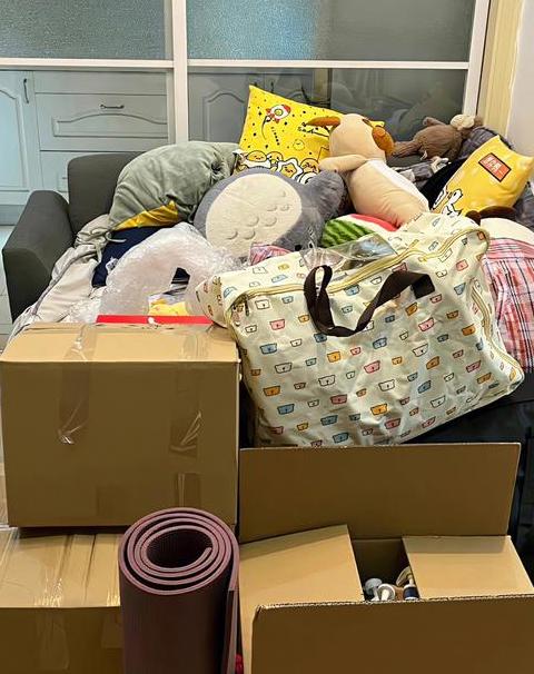 租房搬家第一进门拿啥东西