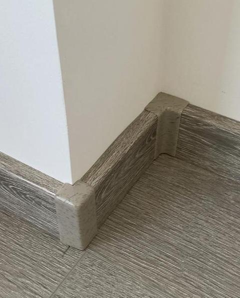 目前最流行的踢脚线