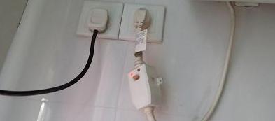 万和热水器插上电源灯不亮