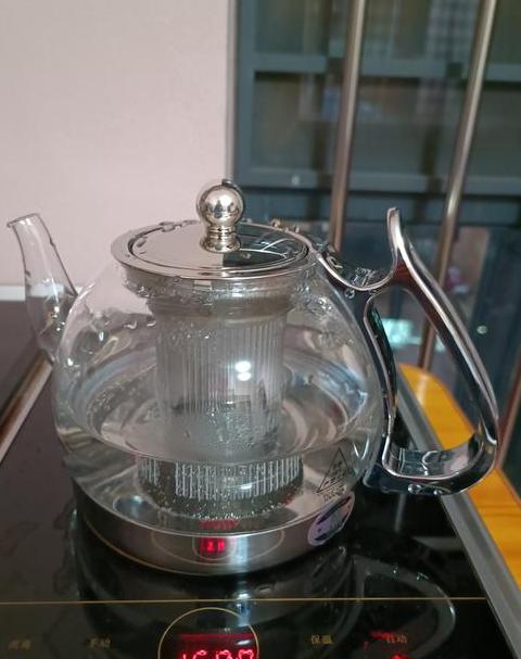 电磁炉加热玻璃壶怎么用