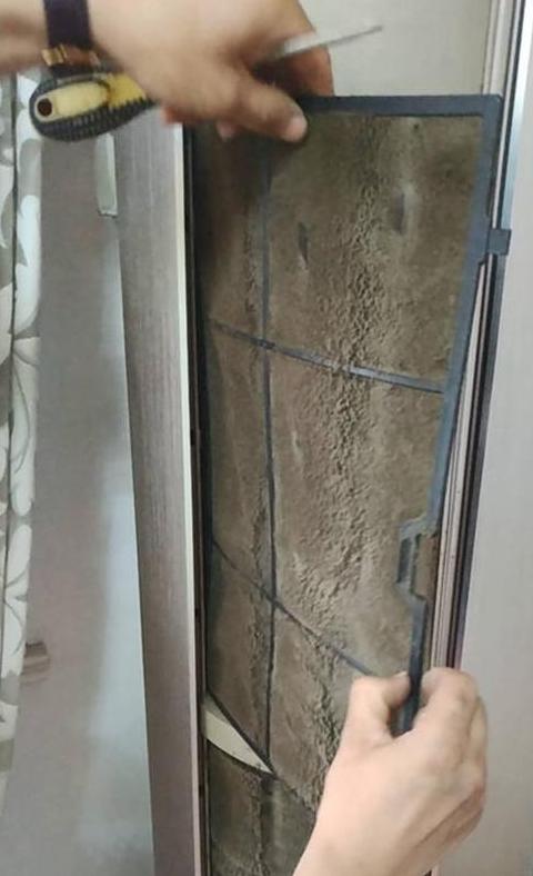 格力悦雅空调滤网拆卸