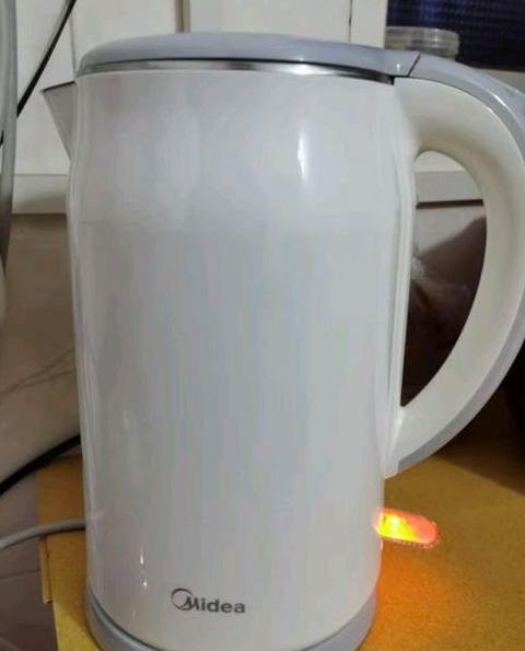 美的恒温水壶一直加热